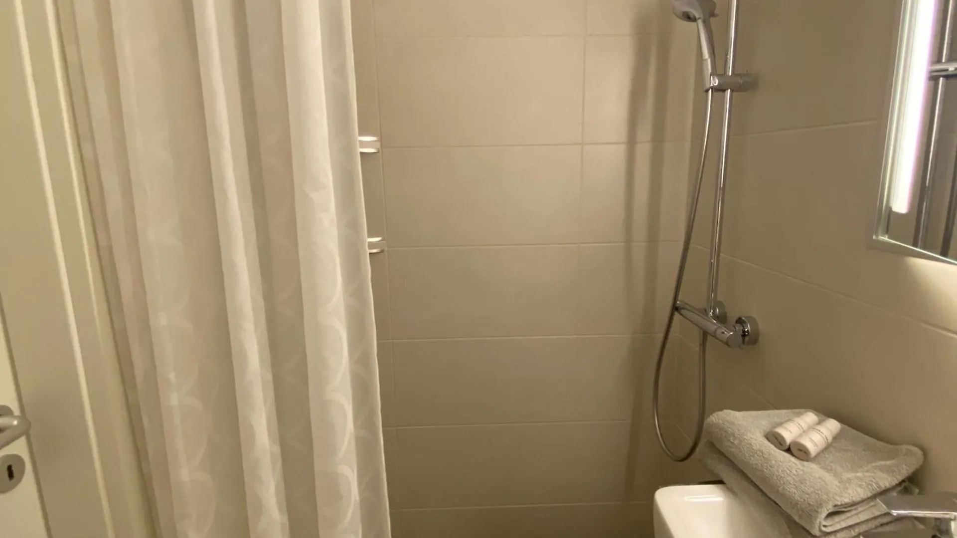 Private Room With Own Bathroom 汉诺威